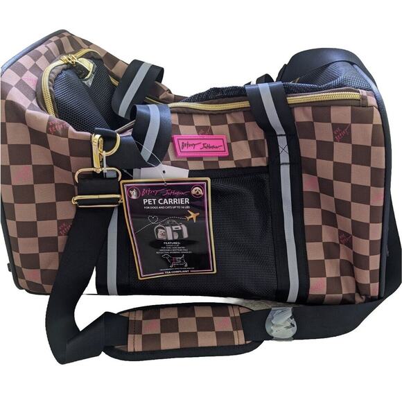 Betsey Johnson Pet Dog Cat Puppy Carrier 16 Lbs capacity TSA approved NEW check